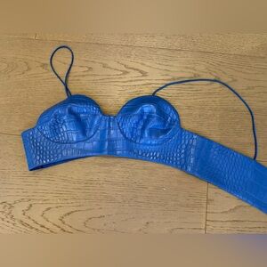 Elegant Blue Croc-Embossed Women's Belt
